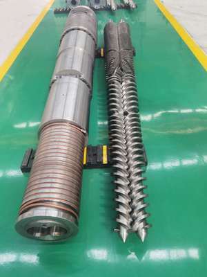 سختی پیچ HRC 58-62 و سختی نایتری 950-1050HV برای سیستم پیچ مخروطی تاندمی